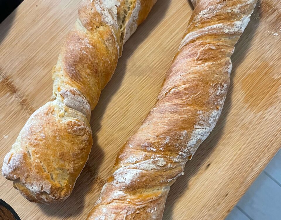 Bild von zwei Stangen Zwirbelbrot