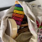 Bild von Musikinstrumenten für Kinder in einem Aufbewahrungssack